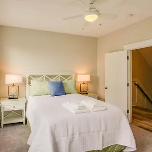 https://513-the-first-colonial-house.hotels-in-virginia-beach.com